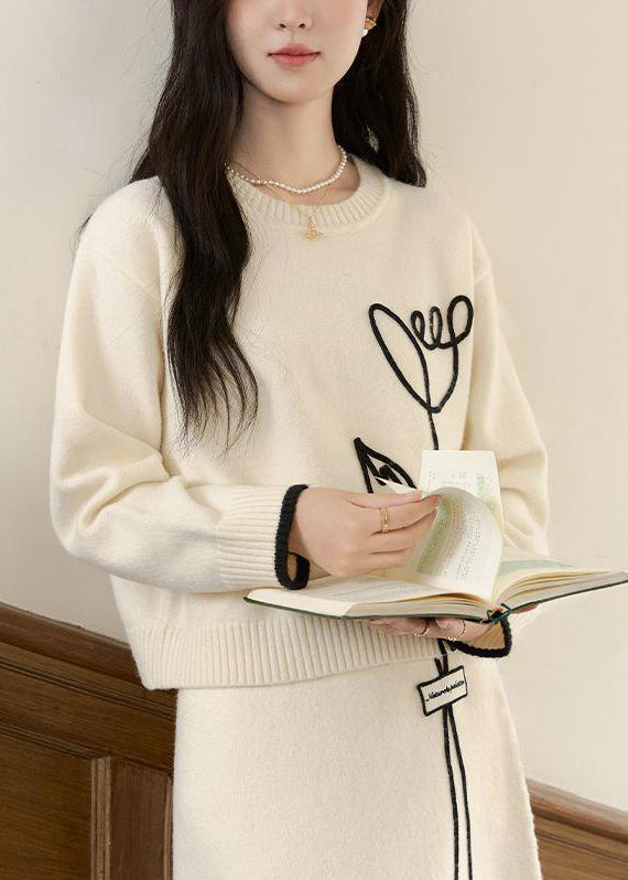 Well Tailored Sweater with a Graceful Silhouette
