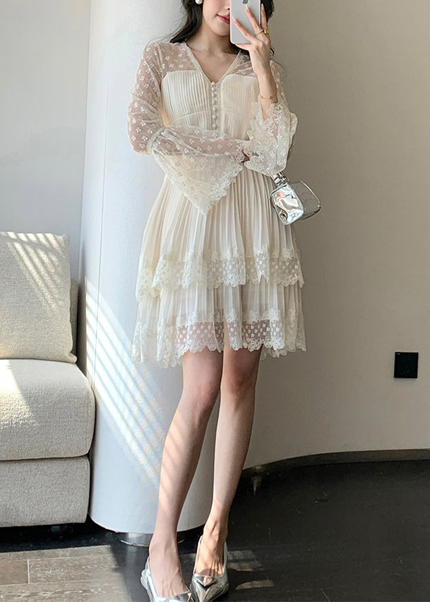 Well Tailored Dress with a Graceful Silhouette