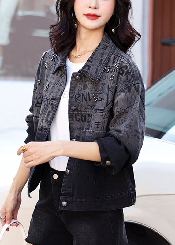 Beautifully Finished Coat in a Timeless Design
