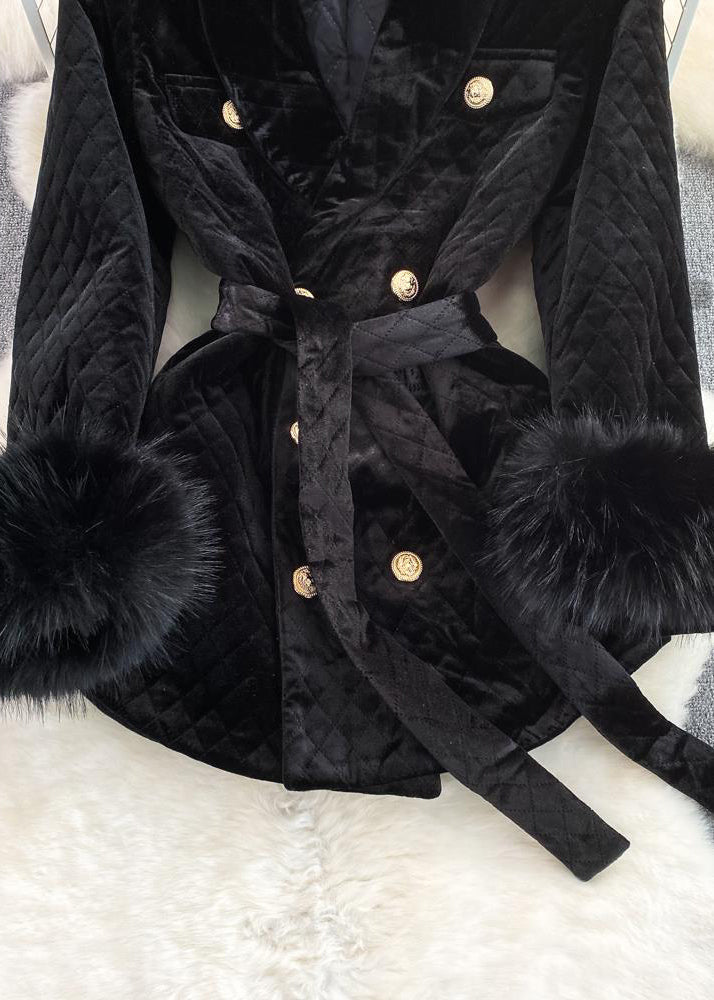 Well Tailored Jacket with a Graceful Silhouette