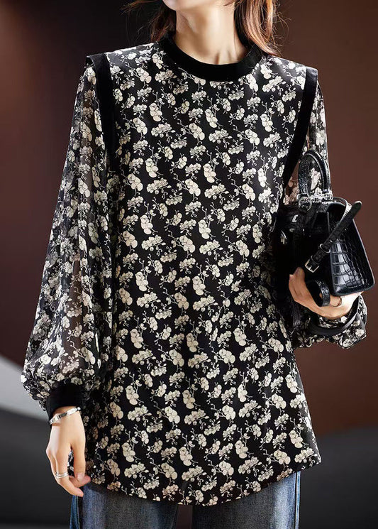 Classic Vintage Blouse with a Flattering Fit