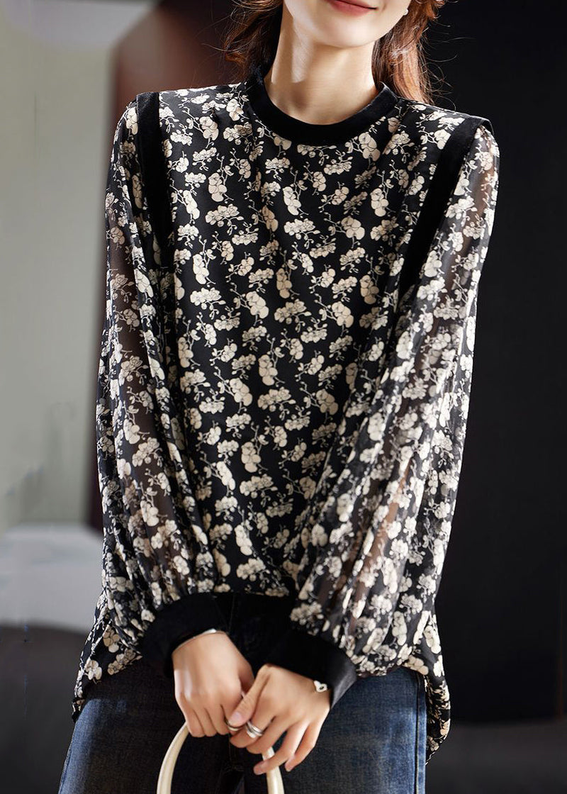 Classic Vintage Blouse with a Flattering Fit