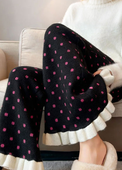 Effortlessly Elegant Trousers with a Timeless Design