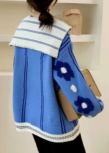 Classic Vintage Sweater with a Flattering Fit