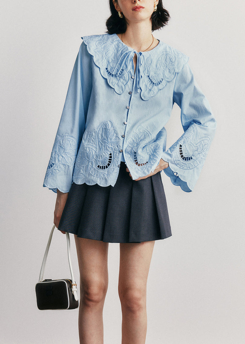Sophisticated Blouse with a Clean Classic Look