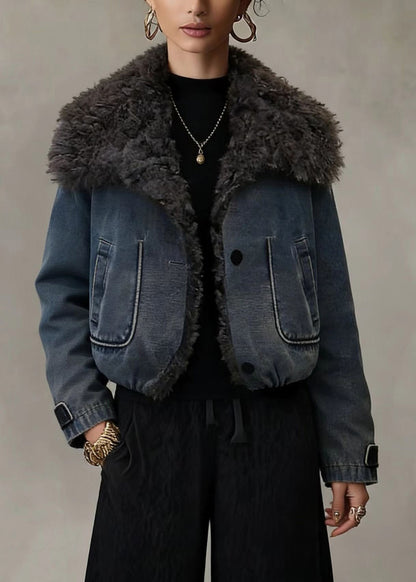 Effortlessly Elegant Jacket with a Timeless Design