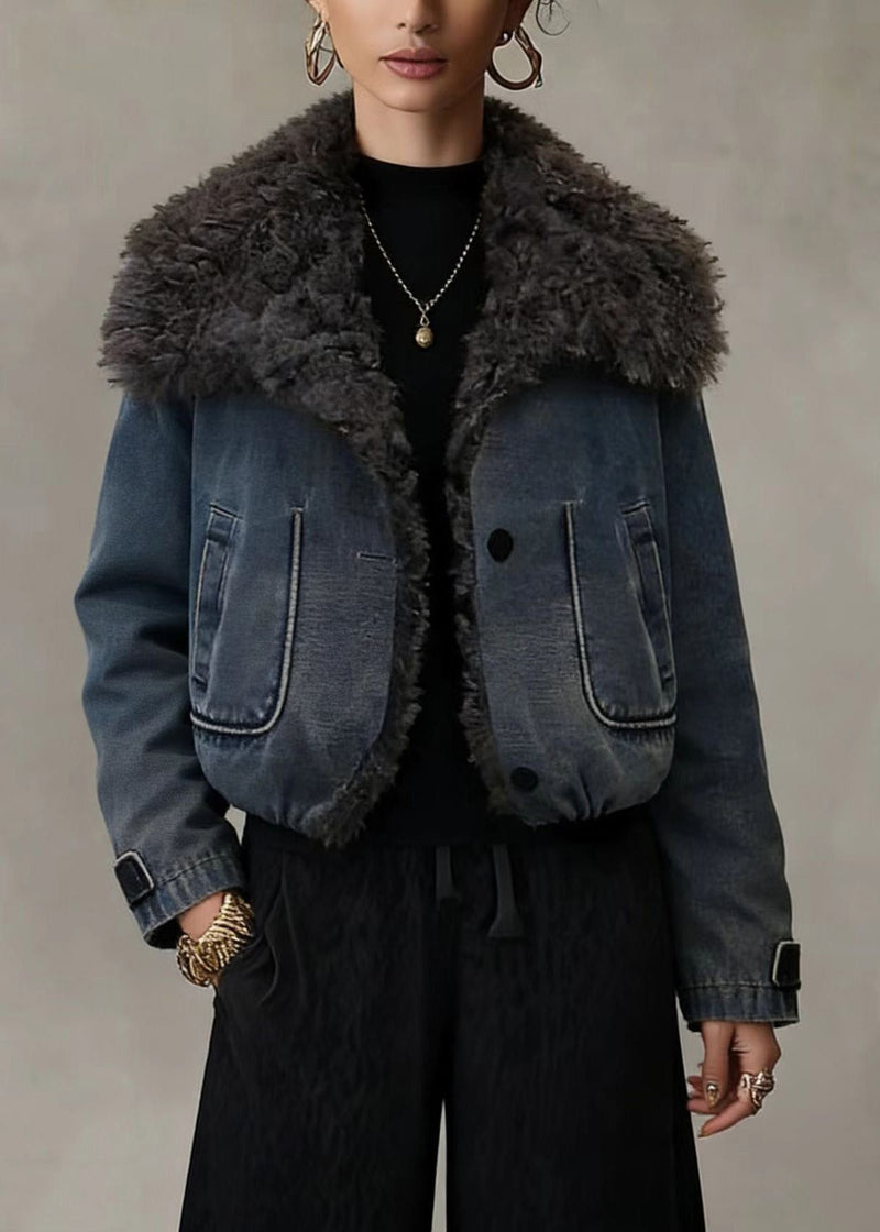 Effortlessly Elegant Jacket with a Timeless Design