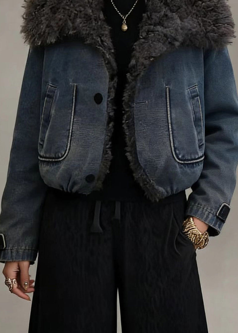 Effortlessly Elegant Jacket with a Timeless Design