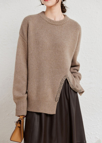 Well Tailored Sweater with a Graceful Silhouette