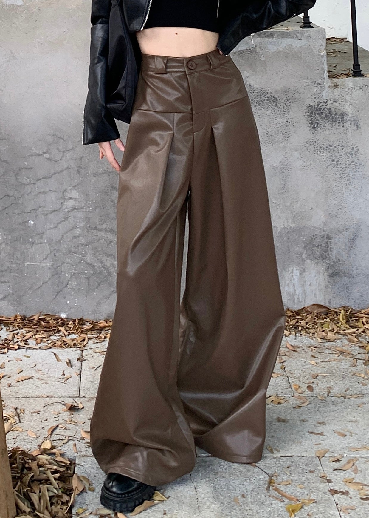 Elegantly Styled Pants for Everyday Wear