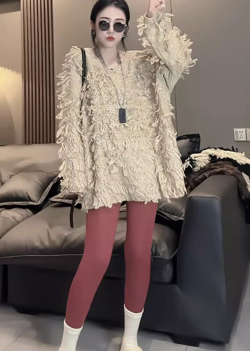 Well Tailored Sweater with a Graceful Silhouette