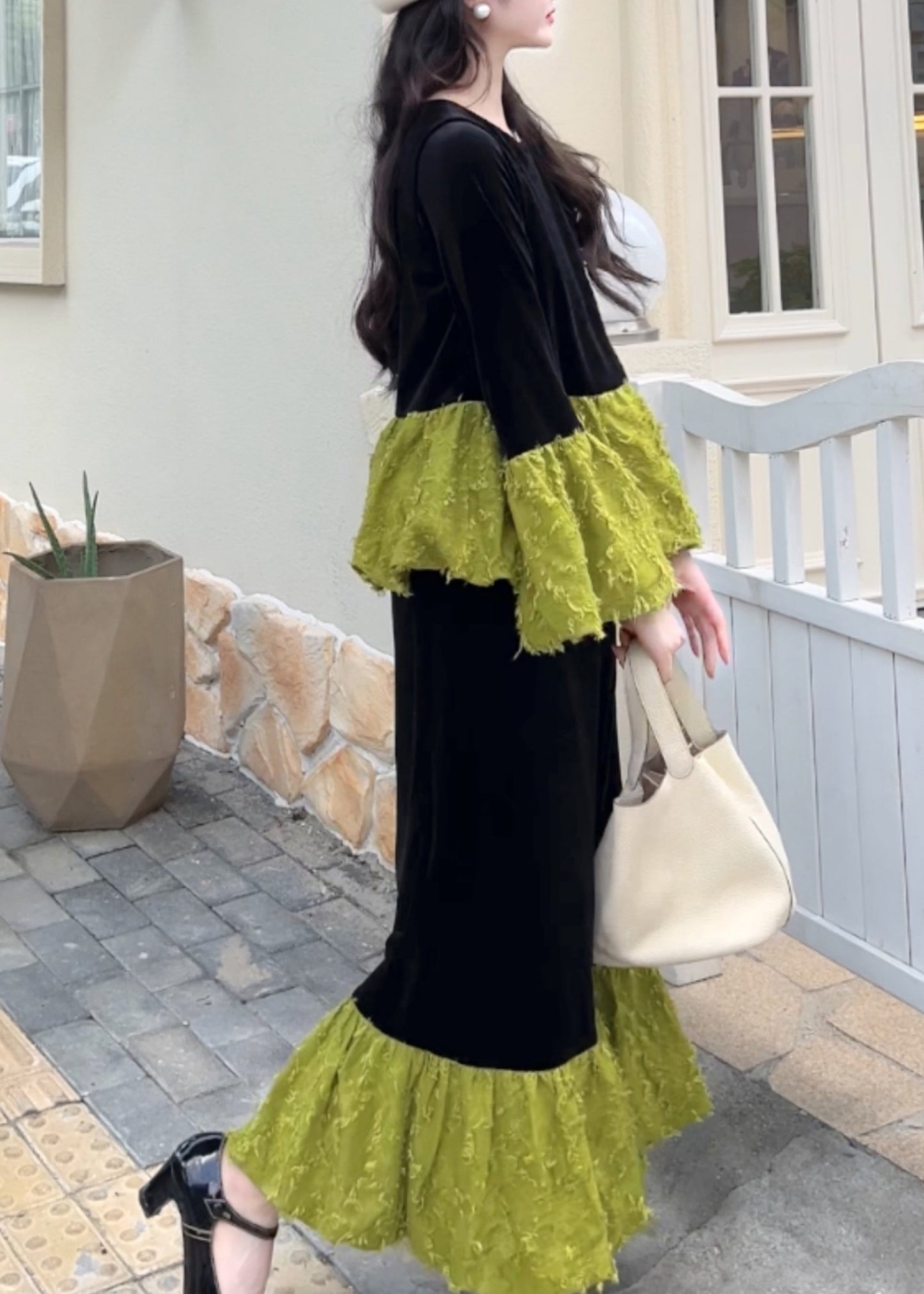 Effortlessly Elegant Garment with a Timeless Design