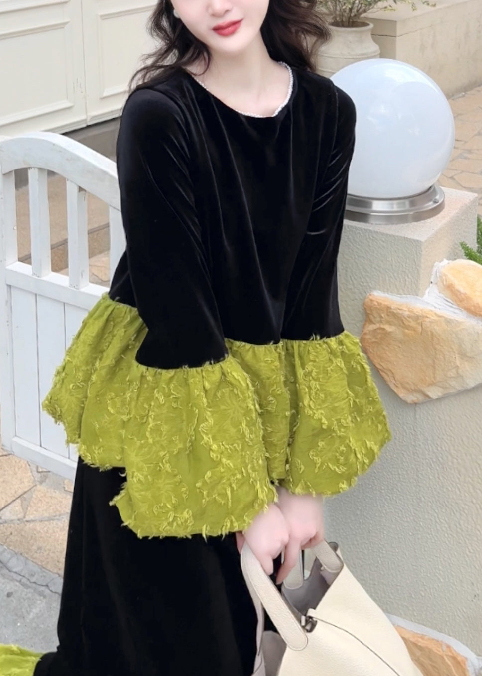 Effortlessly Elegant Garment with a Timeless Design