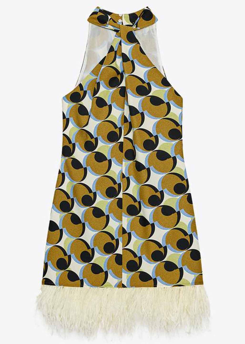 Well Tailored Dress with a Graceful Silhouette