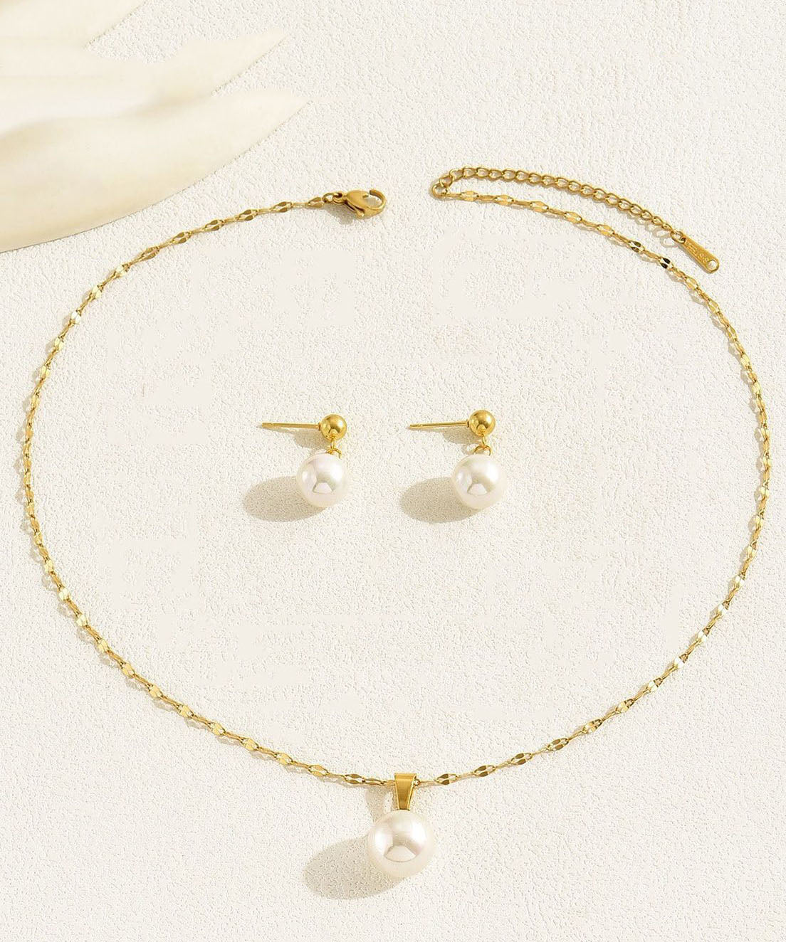 Stunning Gold Set for Daily Wear