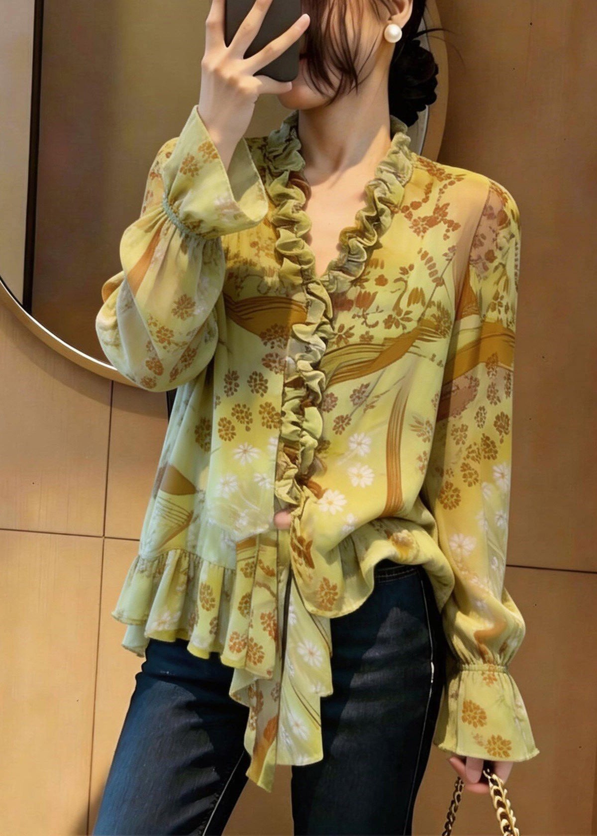 Classic Vintage Shirt with a Flattering Fit