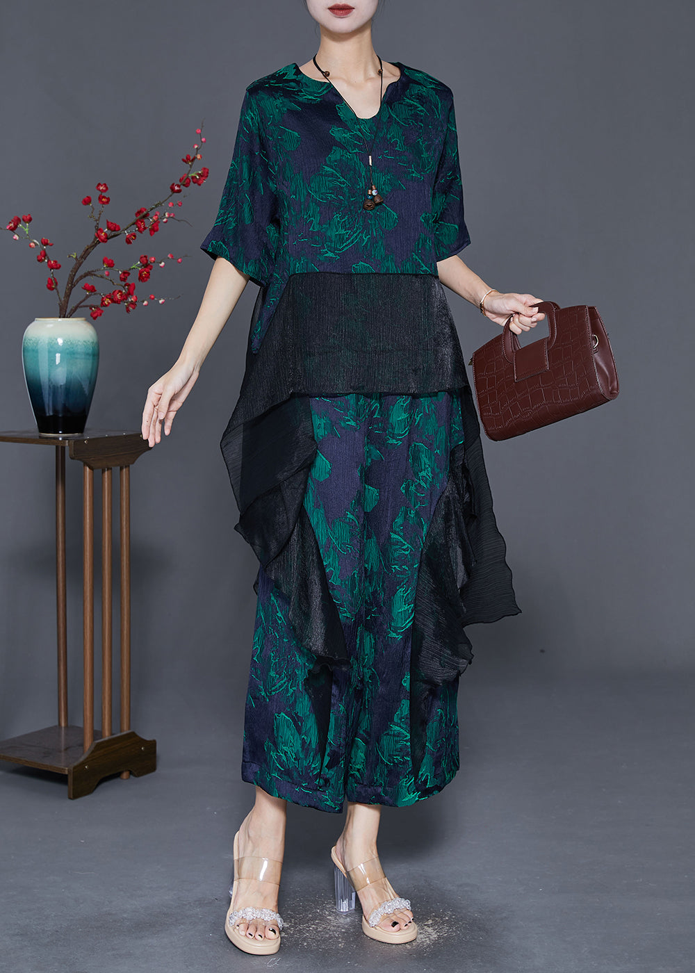 Sophisticated Garment with a Clean Classic Look