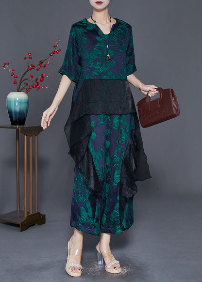 Sophisticated Garment with a Clean Classic Look