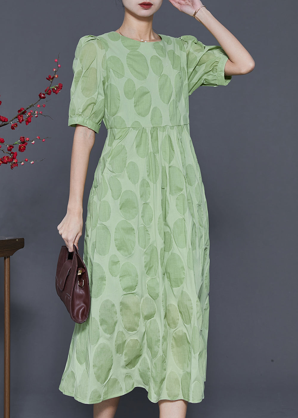 Well Tailored Dress with a Graceful Silhouette