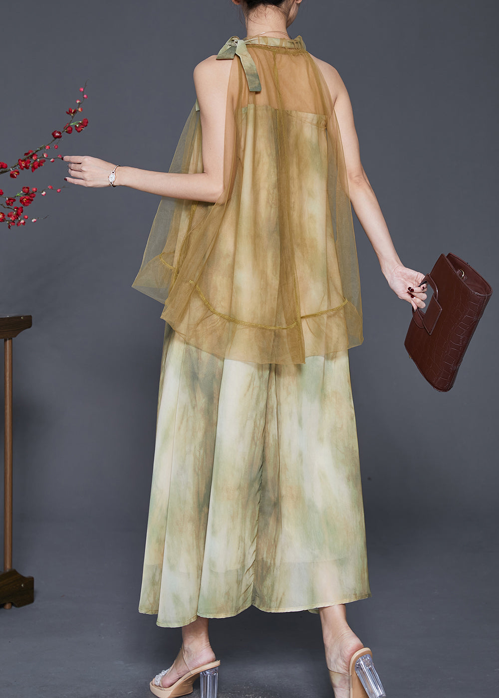Beautifully Crafted Dress in a Classic Style