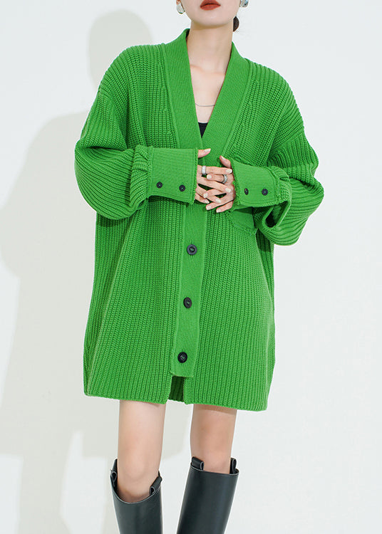 Well Tailored Cardigan with a Graceful Silhouette