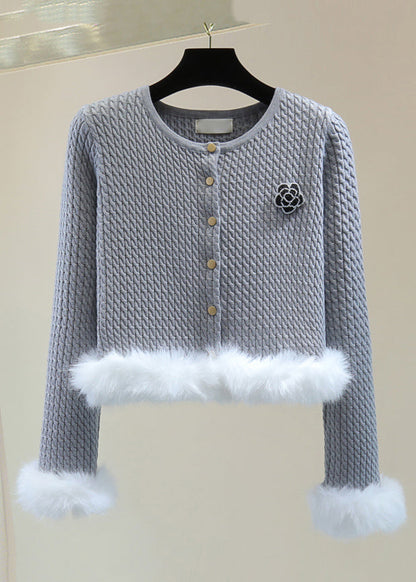 Classic Vintage Sweater with a Flattering Fit