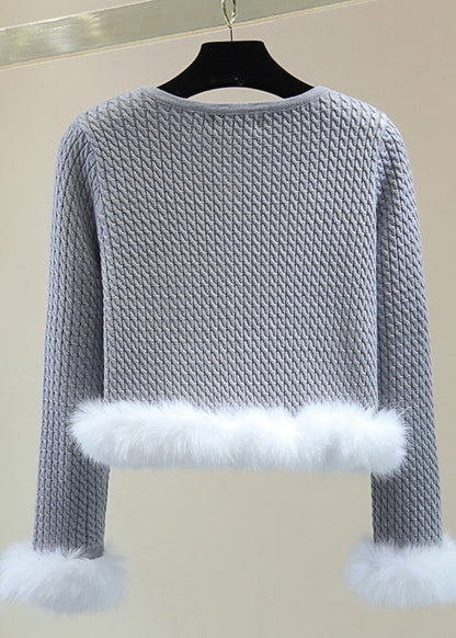 Classic Vintage Sweater with a Flattering Fit