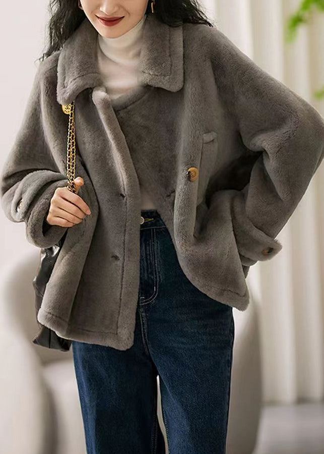 Gracefully Styled Coat for Any Occasion