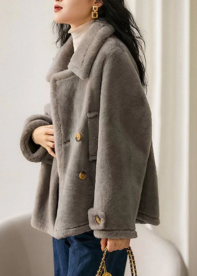 Gracefully Styled Coat for Any Occasion