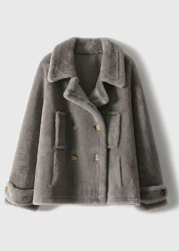 Gracefully Styled Coat for Any Occasion