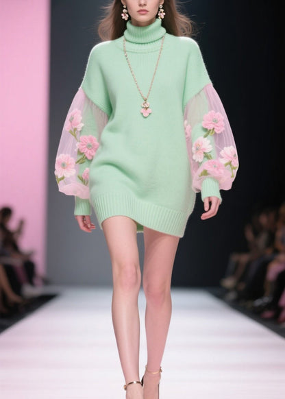 Well Tailored Sweater with a Graceful Silhouette
