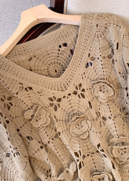 Classic Vintage Sweater with a Flattering Fit