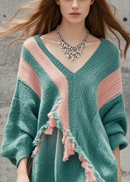 Classic Vintage Sweater with a Flattering Fit