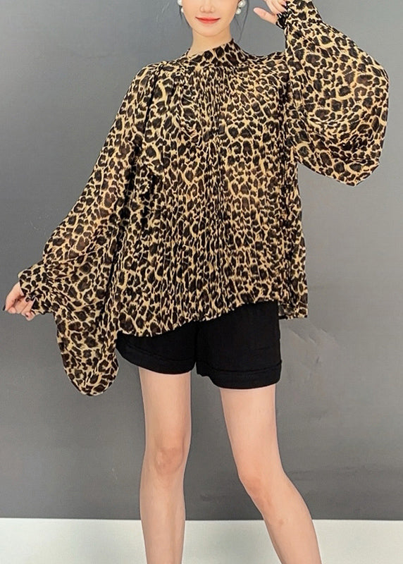 Well Tailored Blouse with a Graceful Silhouette