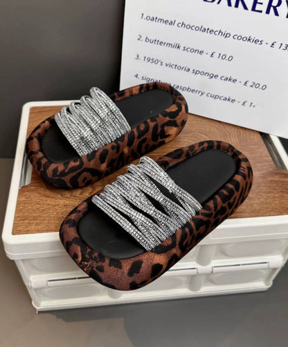 Graceful Orthopedic Sandals for Modern Look