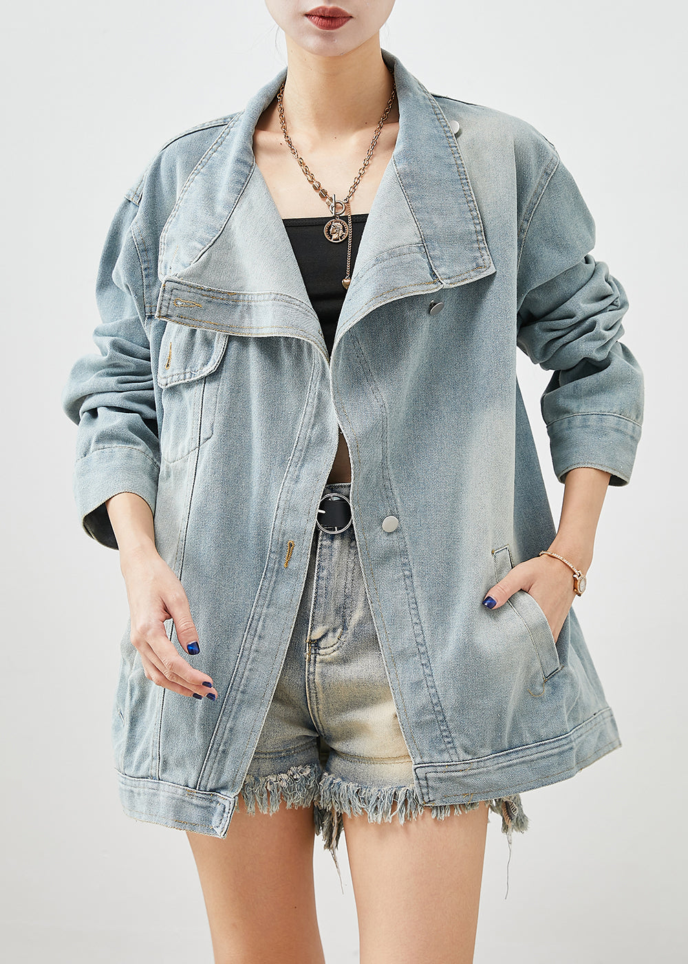 Gracefully Styled Jacket for Any Occasion