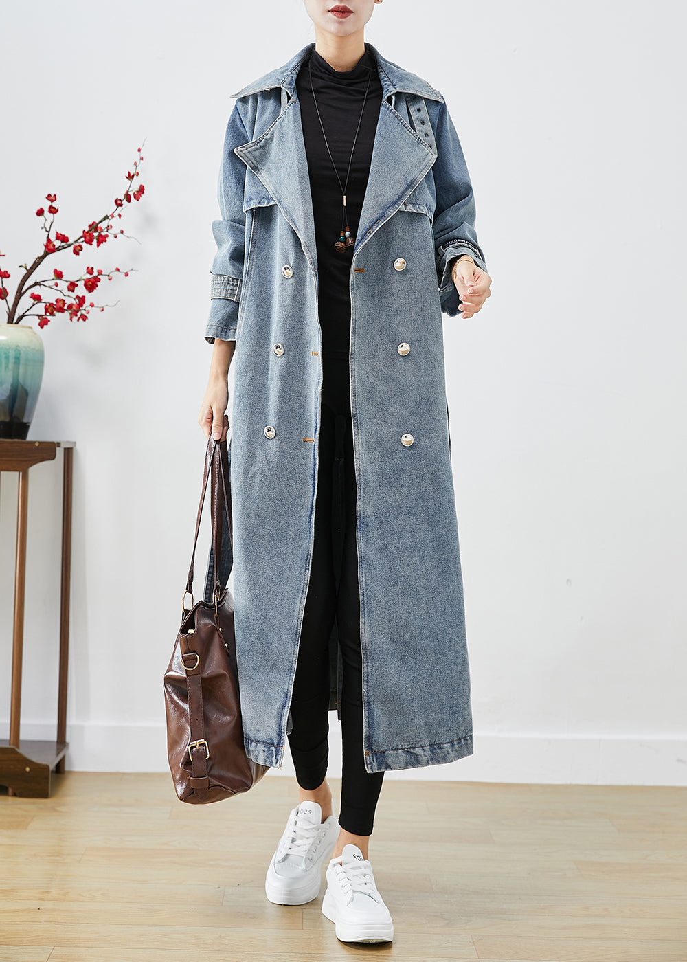 Beautifully Finished Coat in a Timeless Design