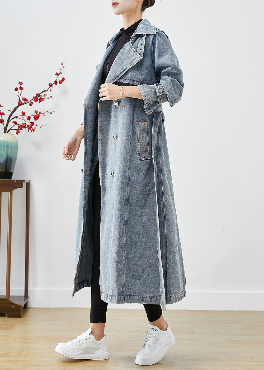 Beautifully Finished Coat in a Timeless Design