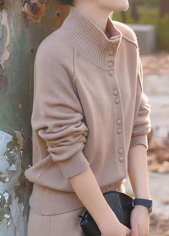 Gracefully Styled Coat for Any Occasion