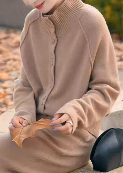Gracefully Styled Coat for Any Occasion