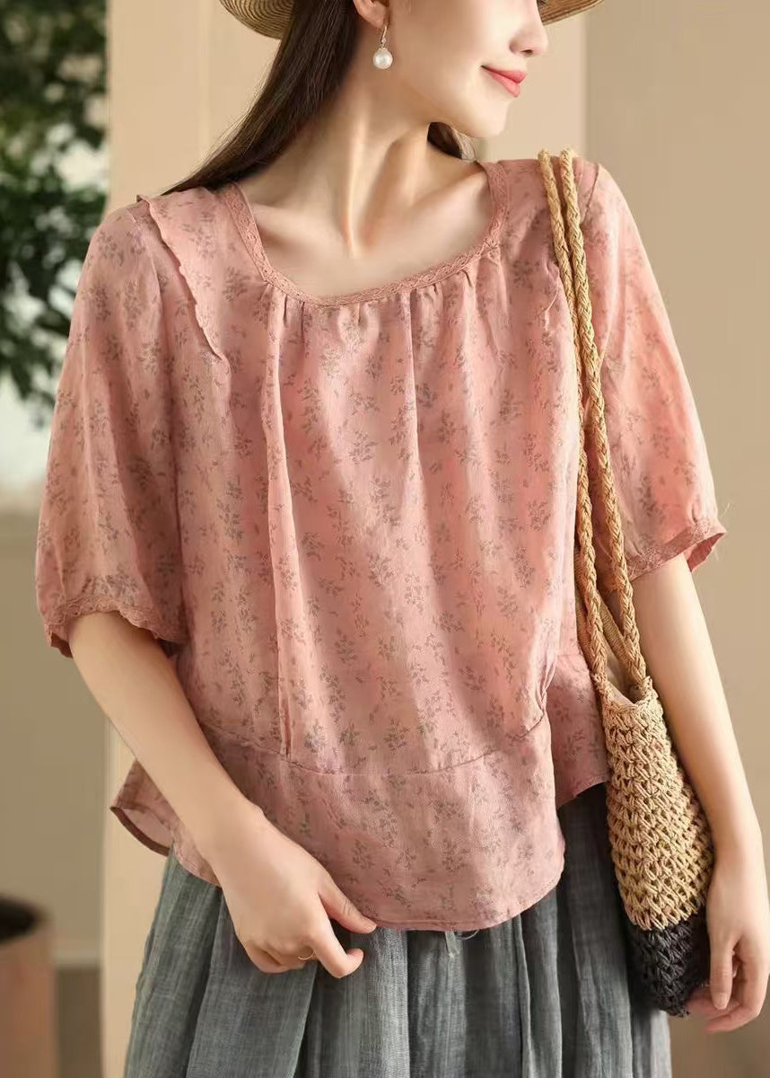 Classic Vintage Blouse with a Flattering Fit
