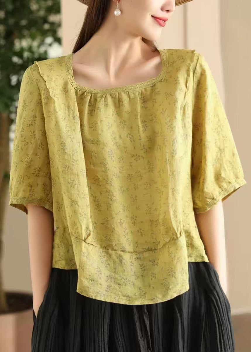 Classic Vintage Blouse with a Flattering Fit
