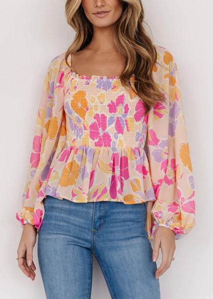 Well Tailored Top with a Graceful Silhouette