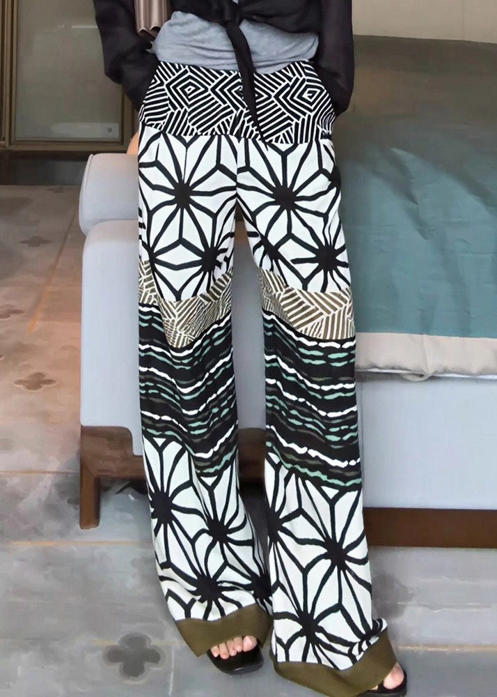 Effortlessly Elegant Pants with a Timeless Design