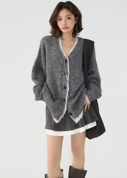 Well Tailored Cardigan with a Graceful Silhouette
