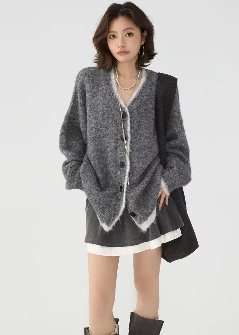 Well Tailored Cardigan with a Graceful Silhouette