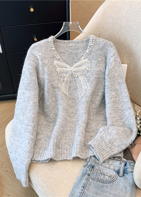 Well Tailored Sweater with a Graceful Silhouette
