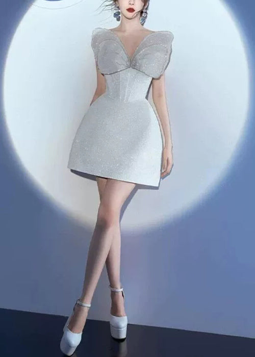 Beautifully Finished Dress in a Timeless Design