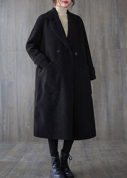 Effortlessly Elegant Coat with a Timeless Design