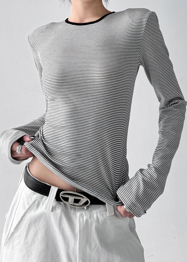 Effortlessly Elegant Shirt with a Timeless Design
